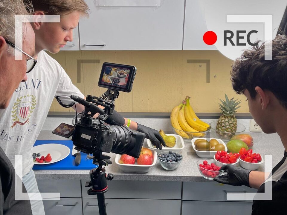 Making-of vom Kennenlernfilm in der Schulküche