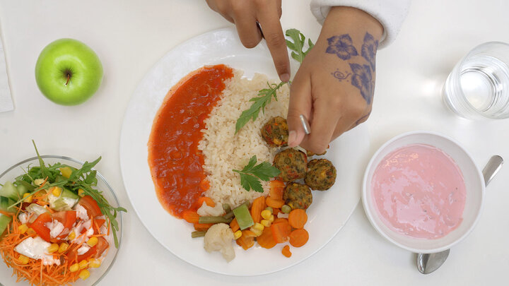 Foto vom Essen der Mensa als Draufsicht