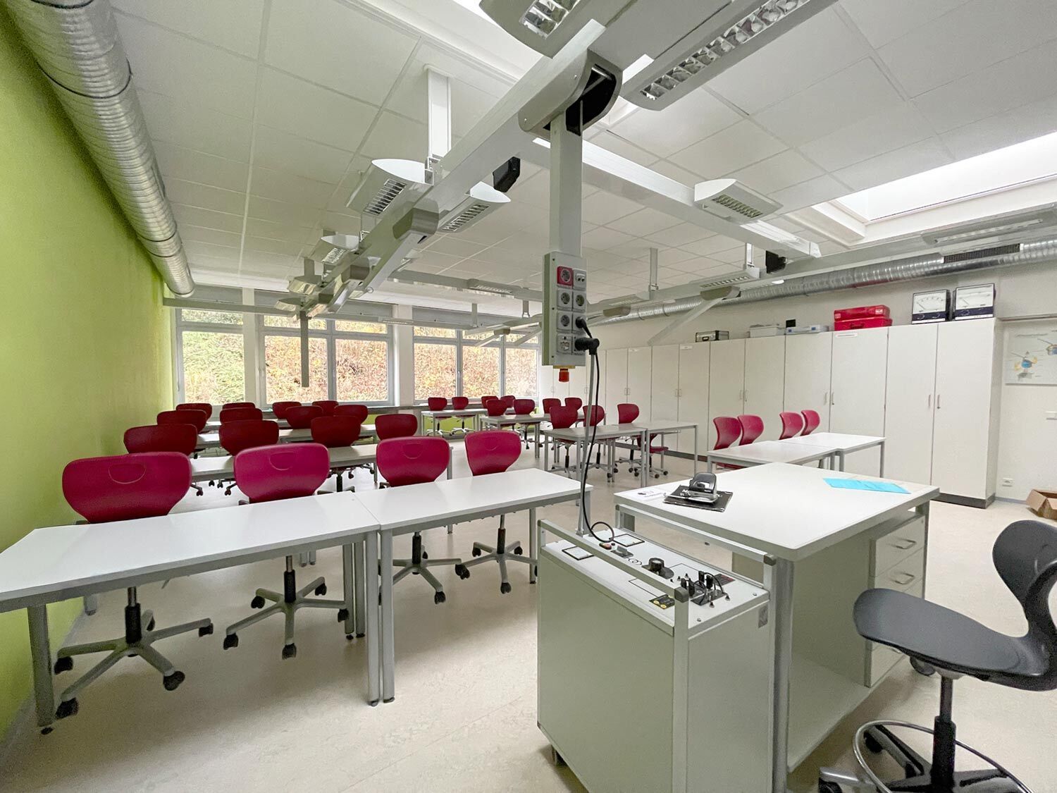 Blick in den Klassenraum für das Fach Physik