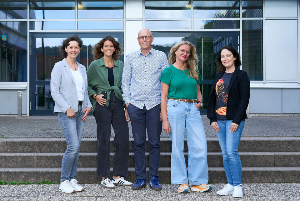 Gruppenfoto von Lehrerinnen und Lehrern der Jahrgangsstufe 9