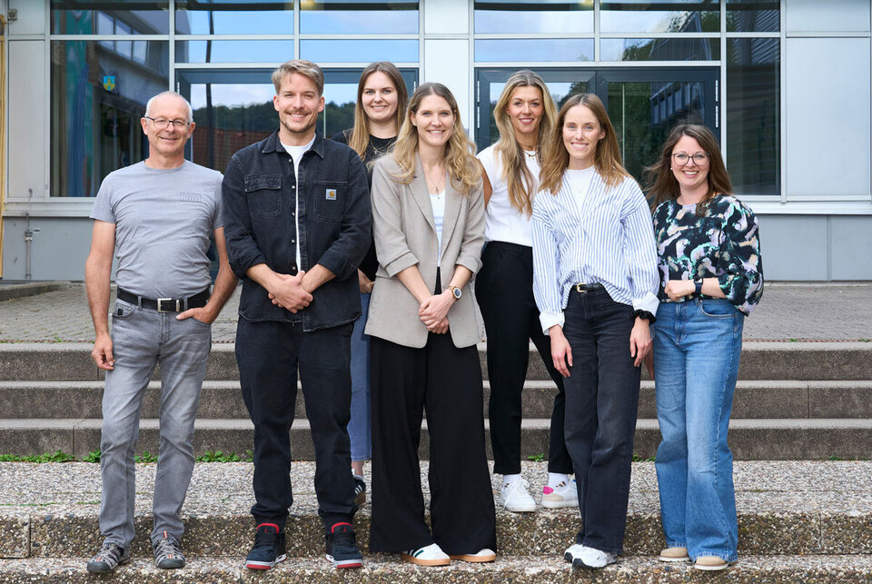 Gruppenfoto von Lehrerinnen und Lehrern der Jahrgangsstufe 6