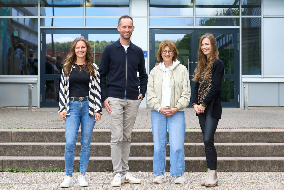 Gruppenfoto von Lehrerinnen und Lehrern der Jahrgangsstufe 5